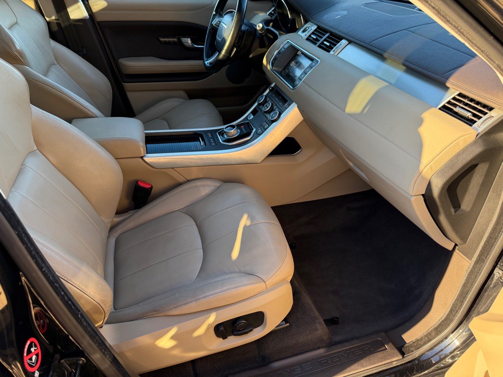 2016 Land Rover Range Rover Evoque Image 27