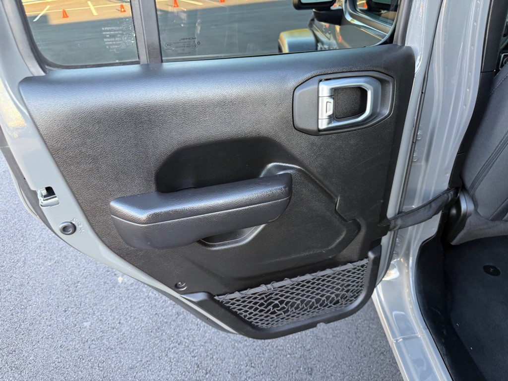 2023 Jeep Gladiator Image 16