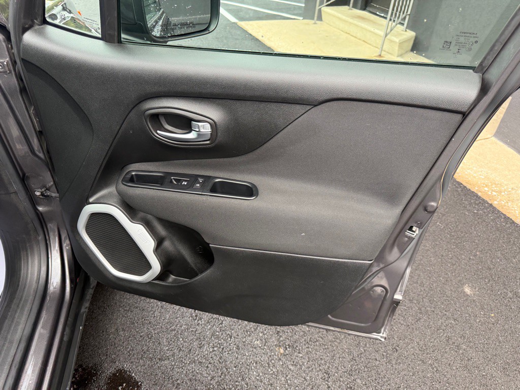 2018 Jeep Renegade Image 25