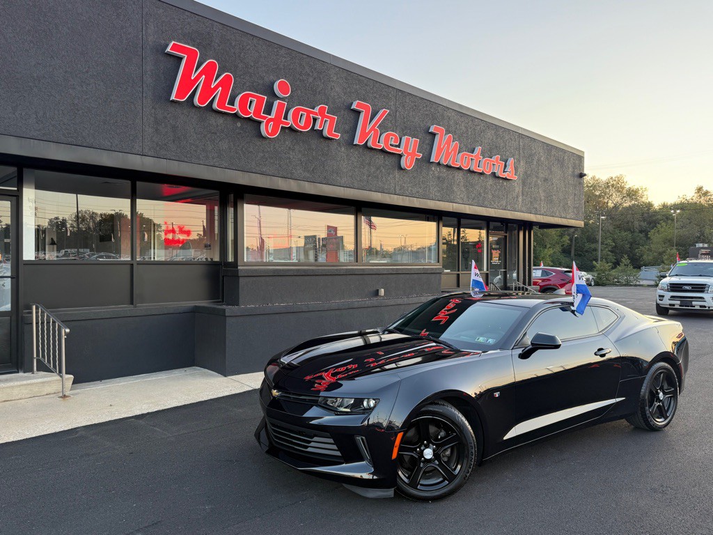 2018 Chevrolet Camaro Image 1