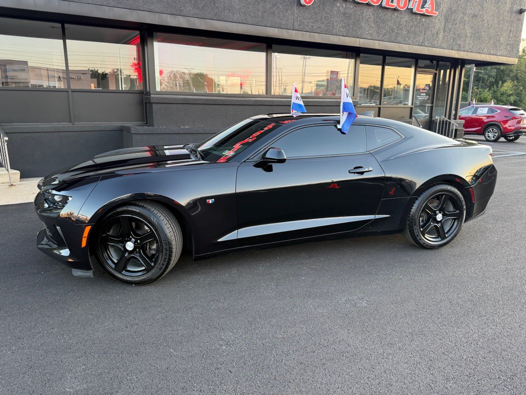 2018 Chevrolet Camaro Image 3