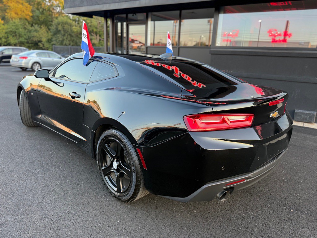 2018 Chevrolet Camaro Image 4