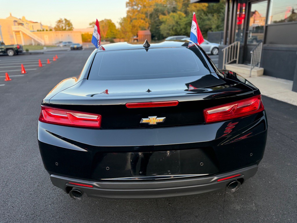 2018 Chevrolet Camaro Image 5