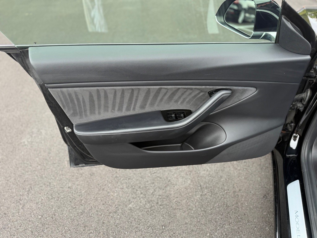 2018 Tesla Model 3 Image 11