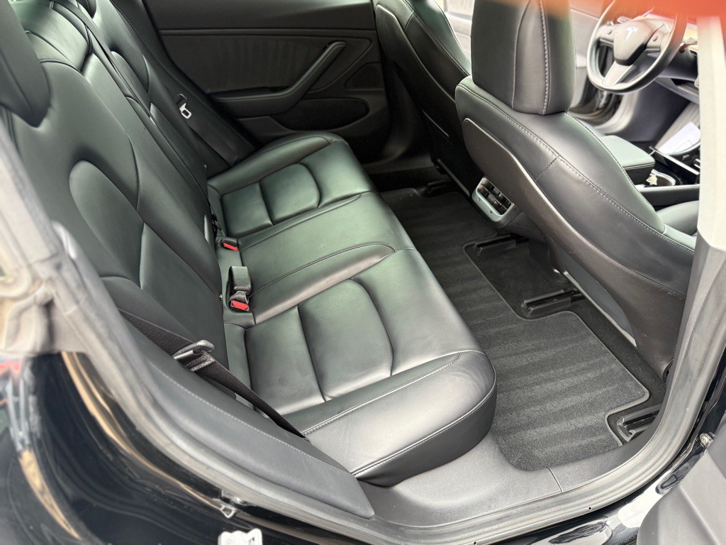2018 Tesla Model 3 Image 21