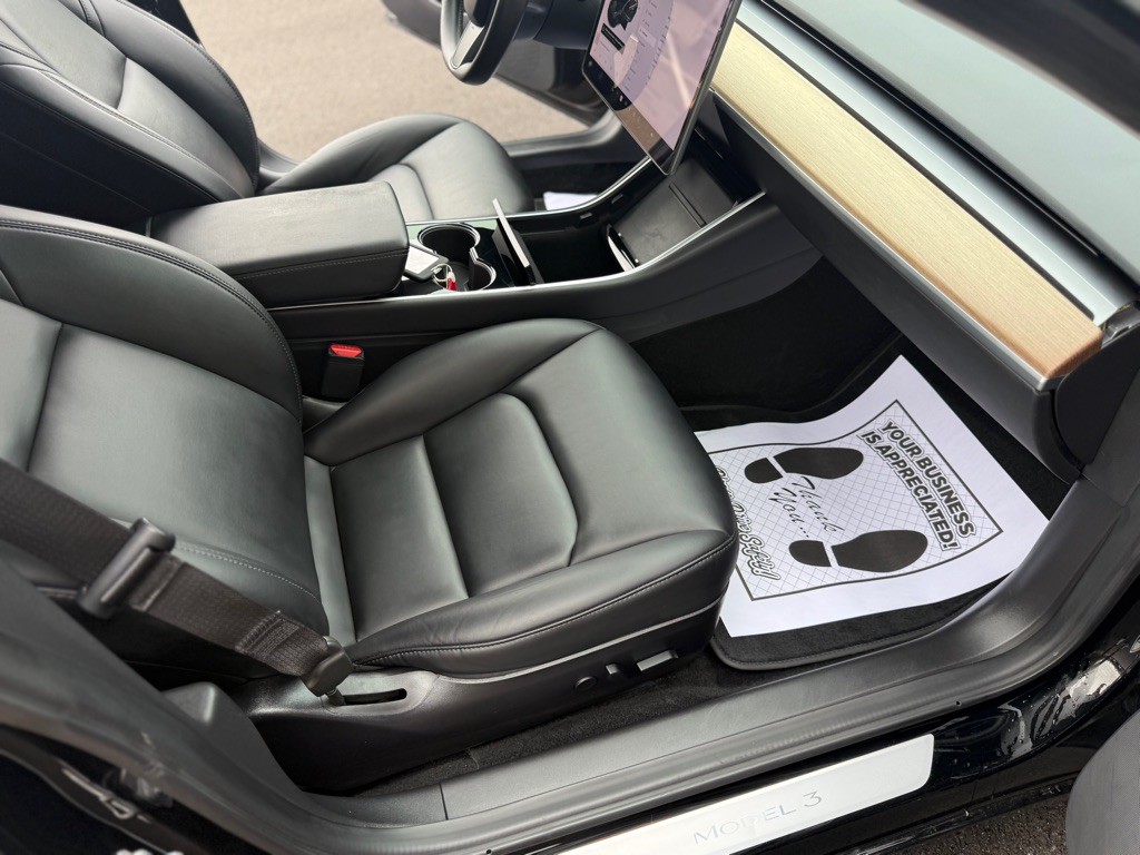 2018 Tesla Model 3 Image 23