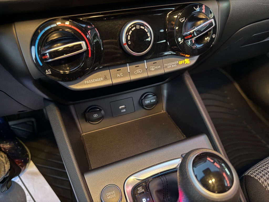 2022 Hyundai Kona Image 17