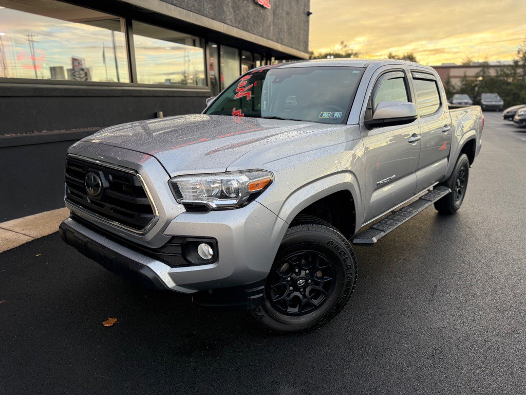 2018 Toyota Tacoma Image 2