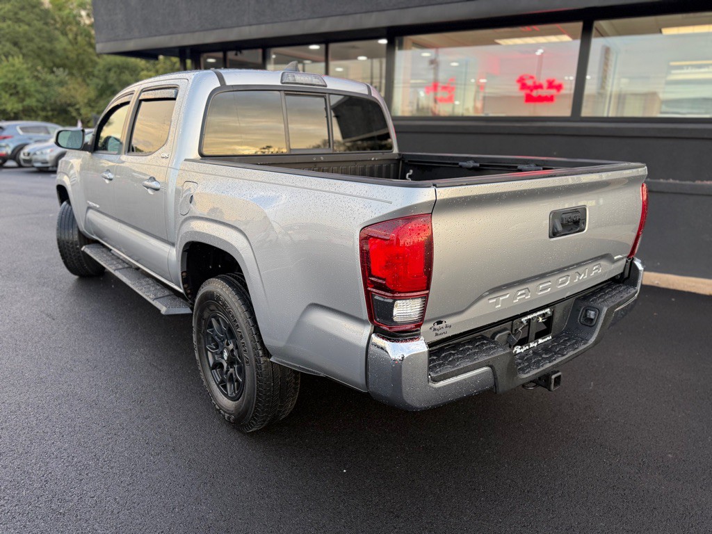 2018 Toyota Tacoma Image 4