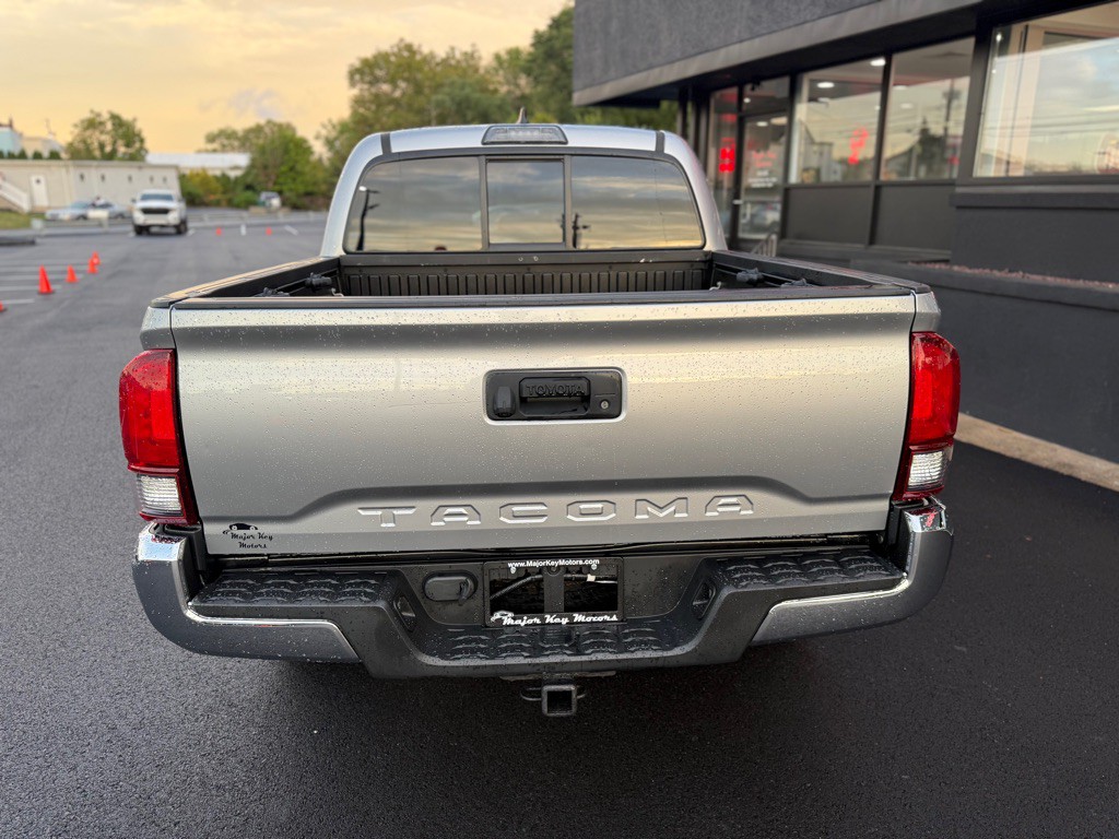 2018 Toyota Tacoma Image 5