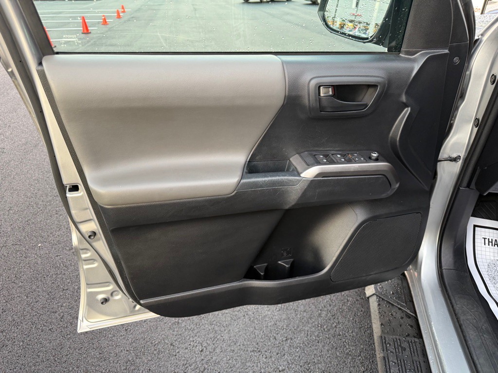 2018 Toyota Tacoma Image 11