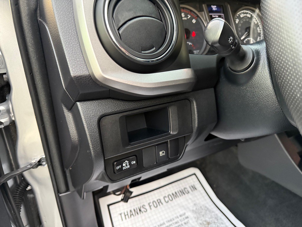 2018 Toyota Tacoma Image 13