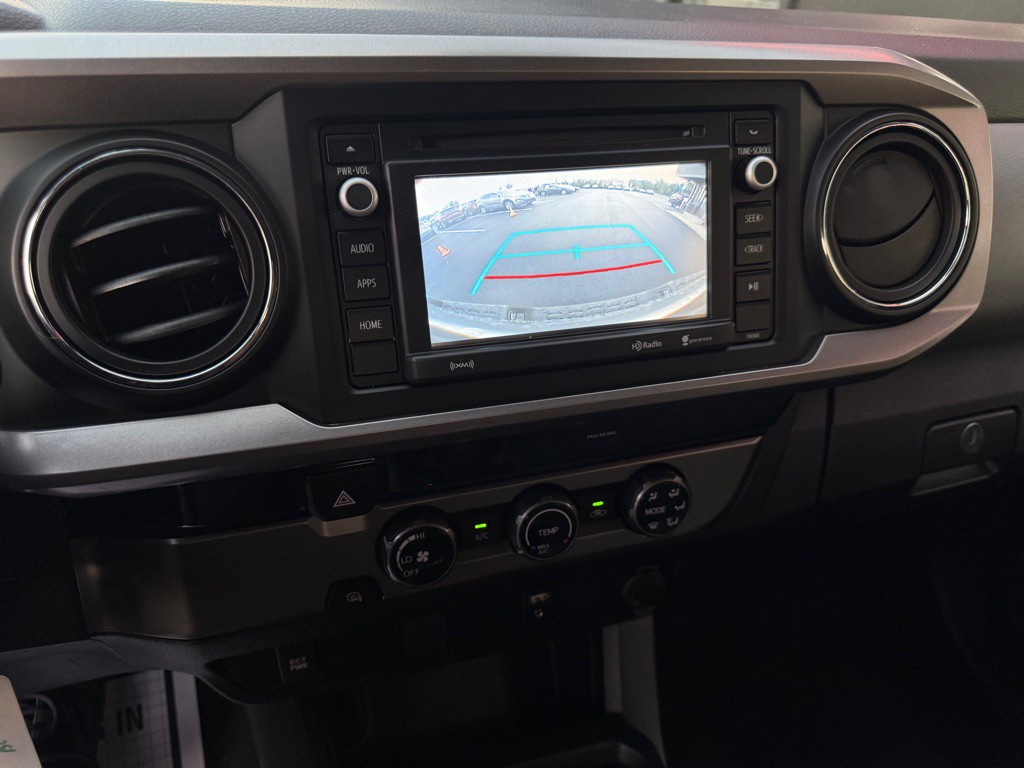 2018 Toyota Tacoma Image 16