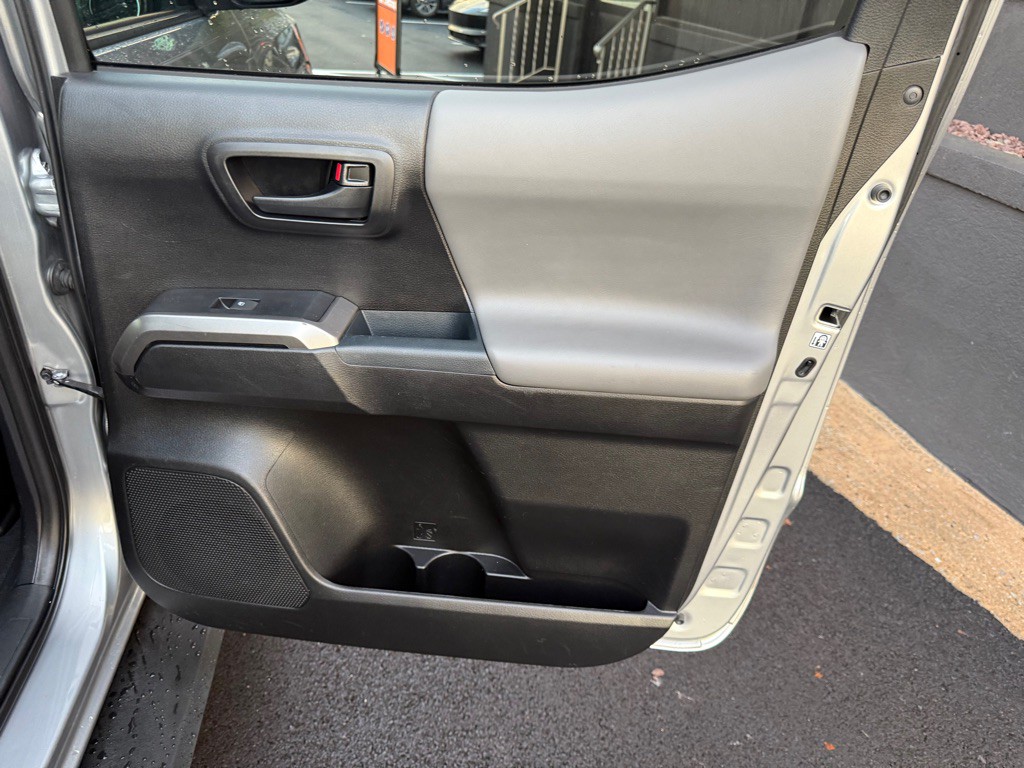 2018 Toyota Tacoma Image 22