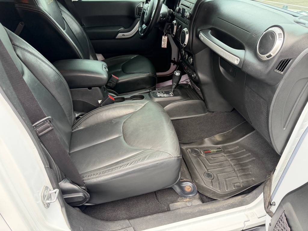 2017 Jeep Wrangler Unlimited Image 25