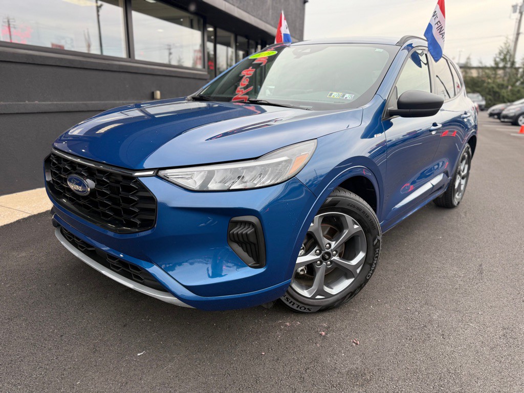 2023 Ford Escape Image 2