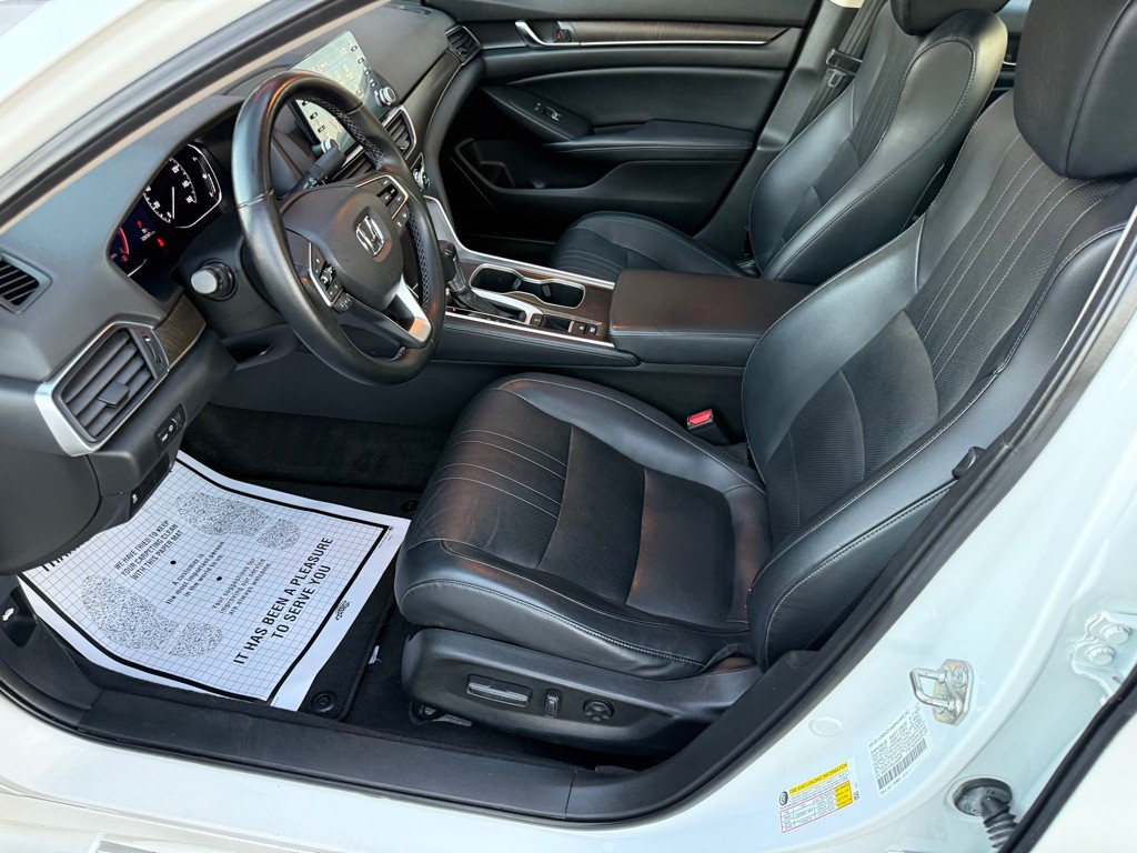 2018 Honda Accord Image 13