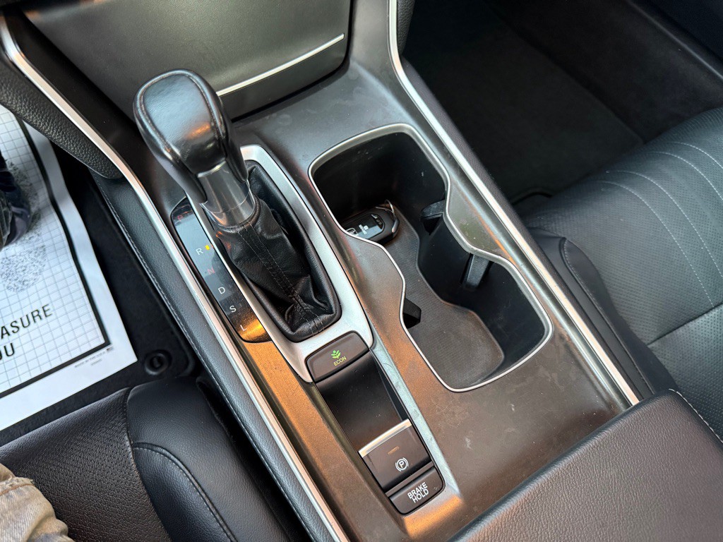 2018 Honda Accord Image 18