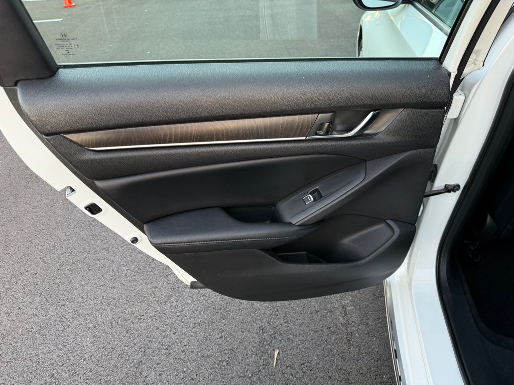 2018 Honda Accord Image 20