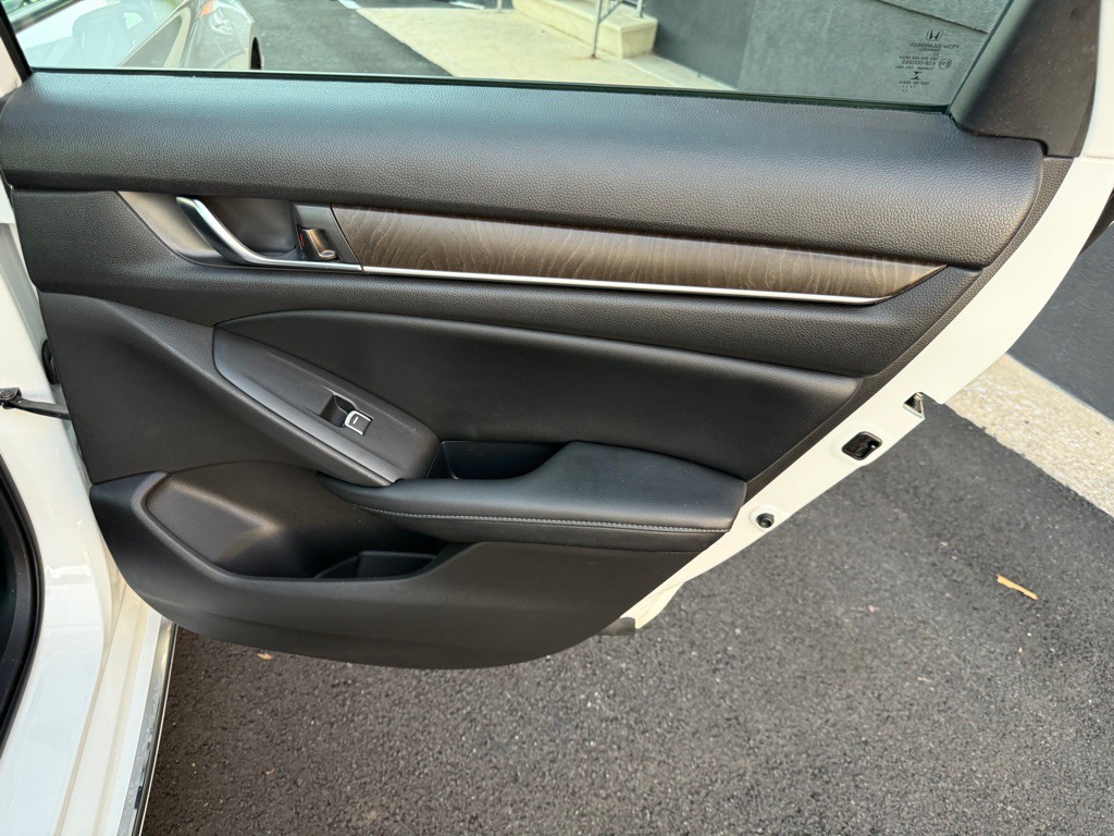2018 Honda Accord Image 23