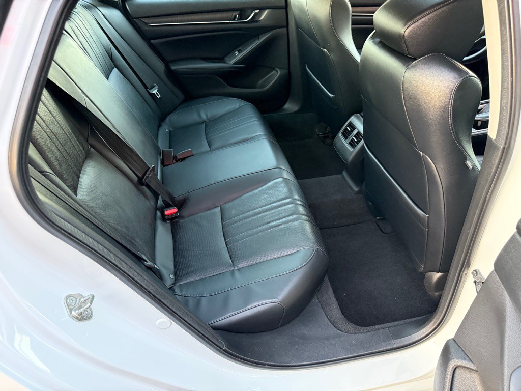 2018 Honda Accord Image 24