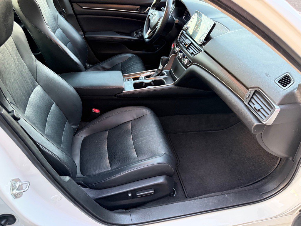 2018 Honda Accord Image 26