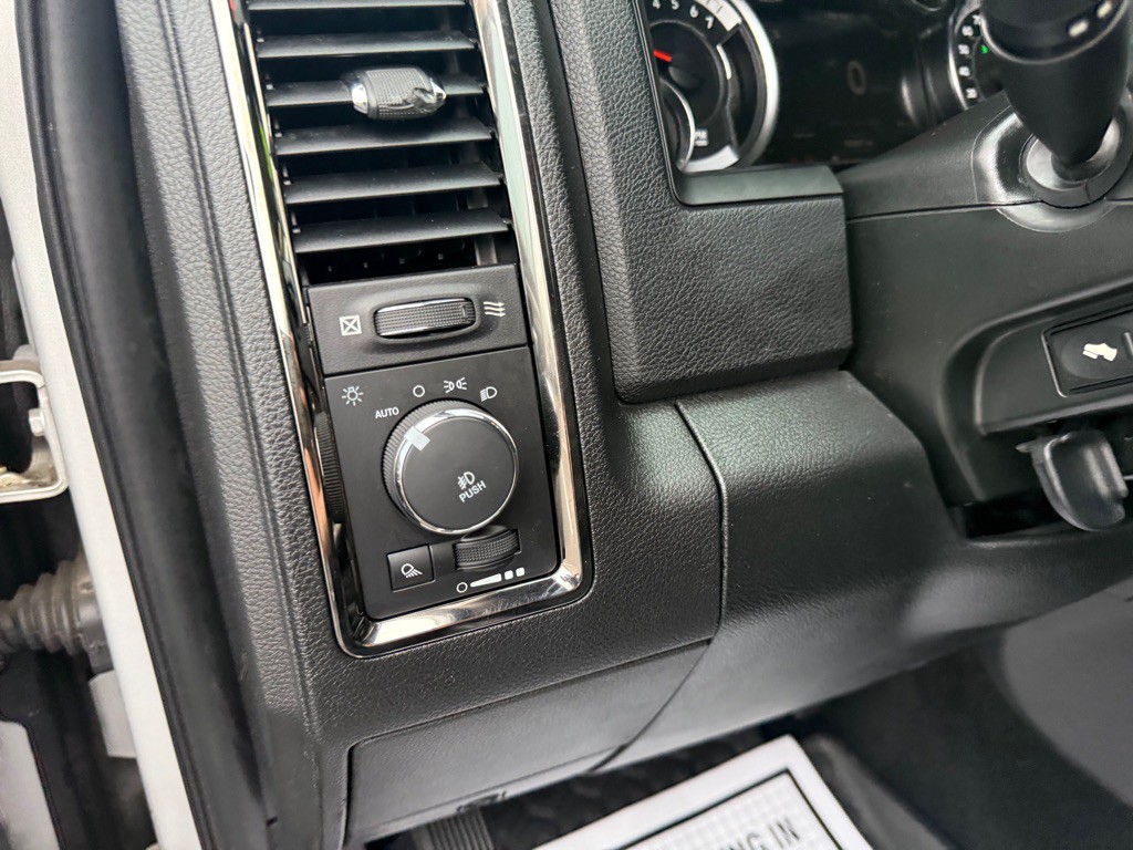 2017 RAM 1500 Image 12