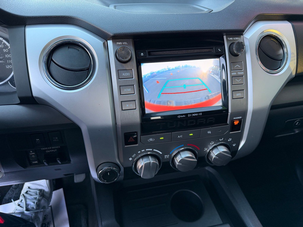 2016 Toyota Tundra Image 16