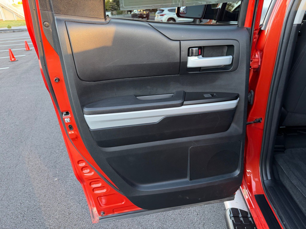 2016 Toyota Tundra Image 18