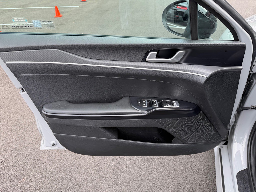 2022 Kia K5 Image 11