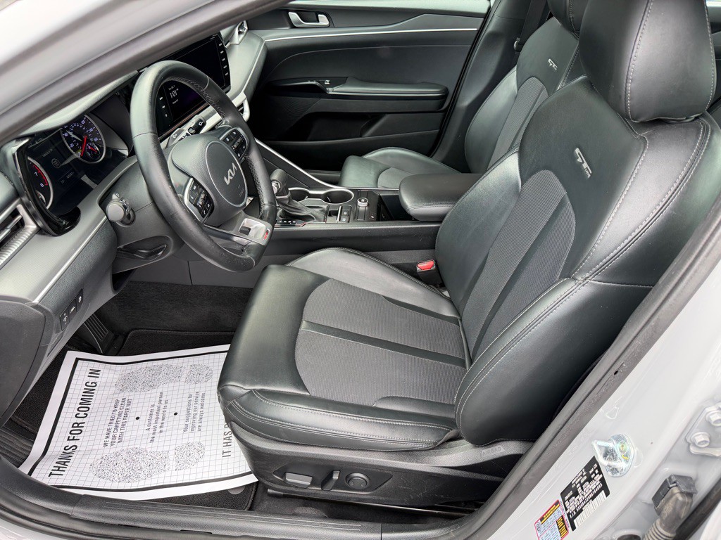 2022 Kia K5 Image 12
