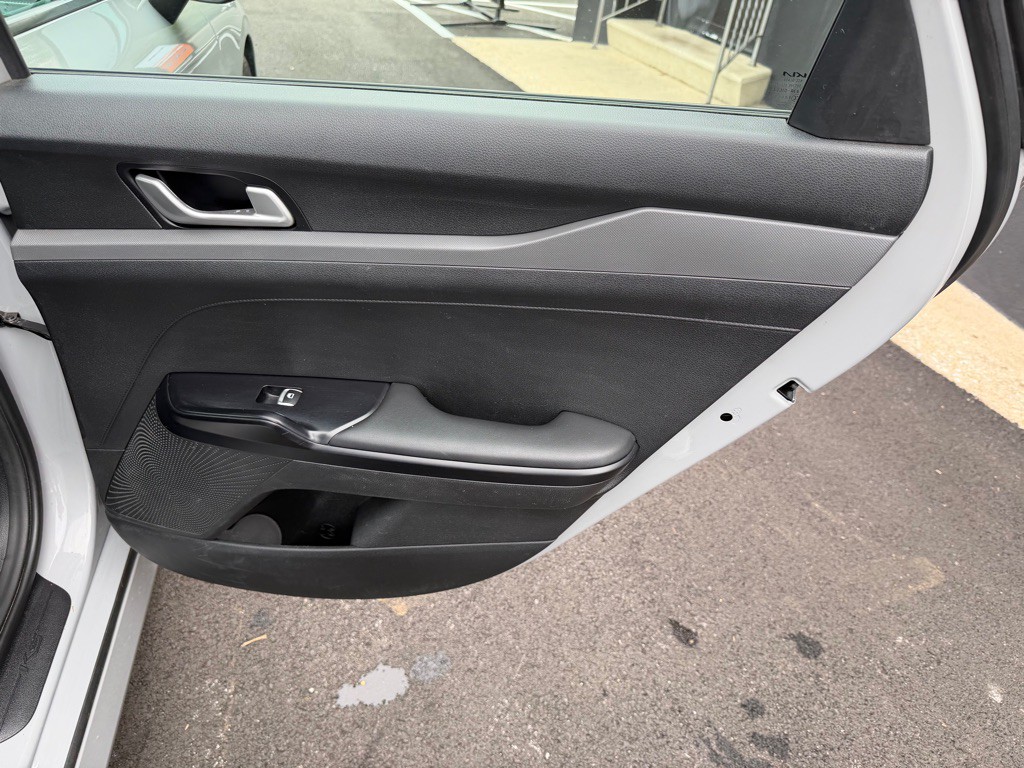 2022 Kia K5 Image 23