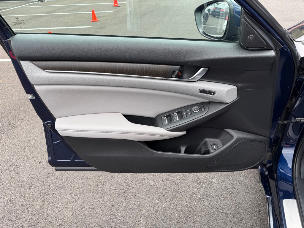 2018 Honda Accord Image 11
