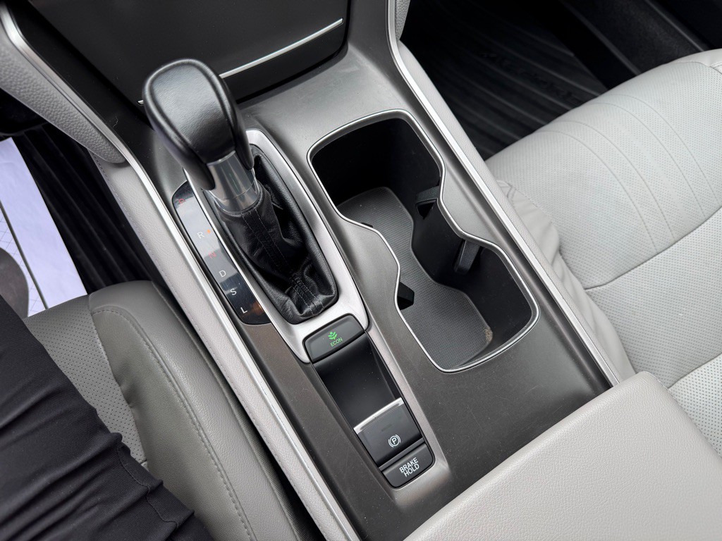 2018 Honda Accord Image 17