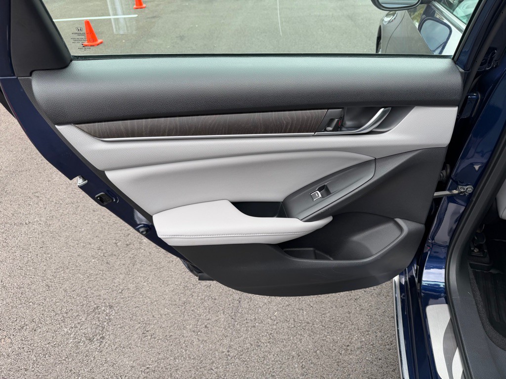 2018 Honda Accord Image 18