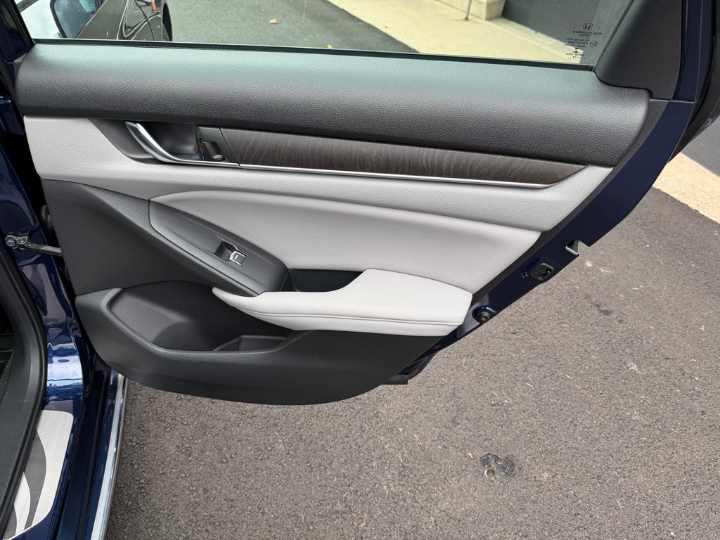 2018 Honda Accord Image 21