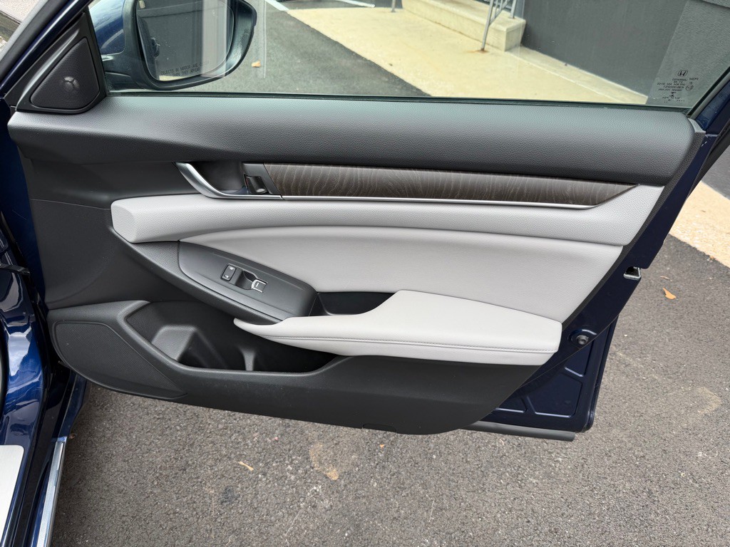 2018 Honda Accord Image 23
