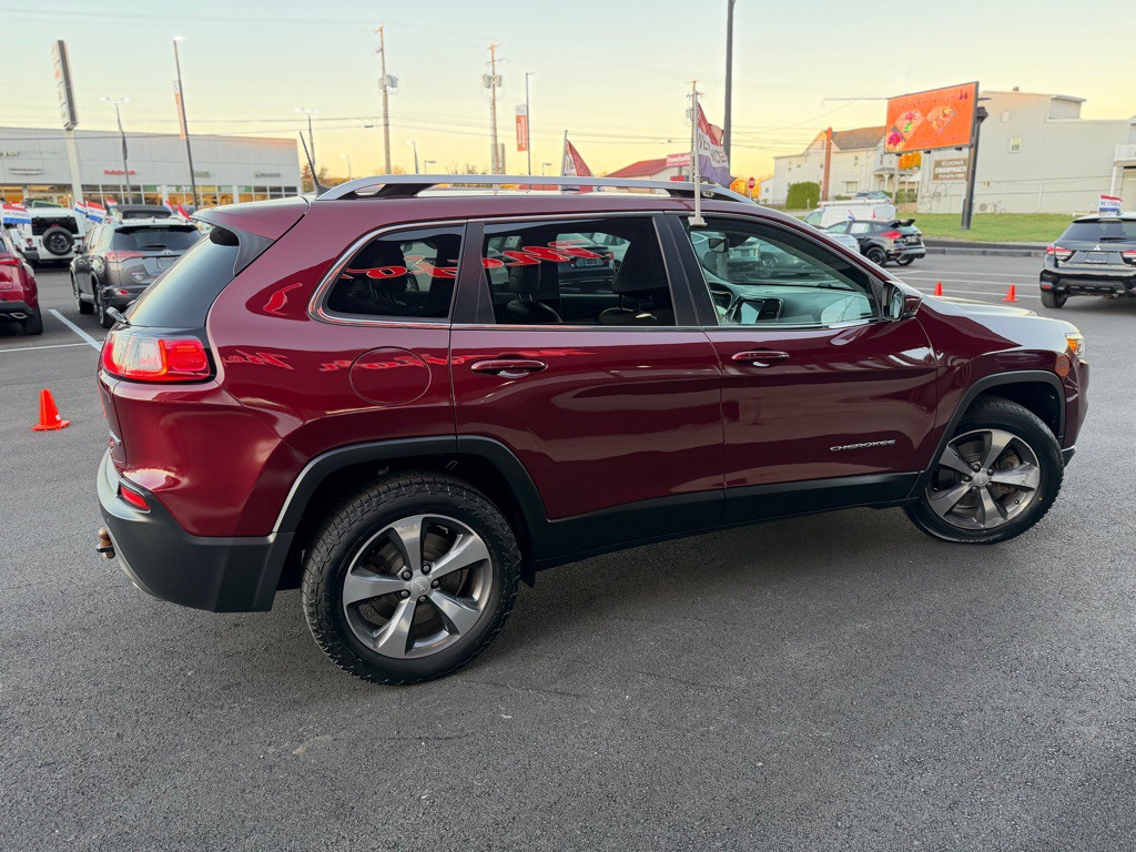 2019 Jeep Cherokee Image 7