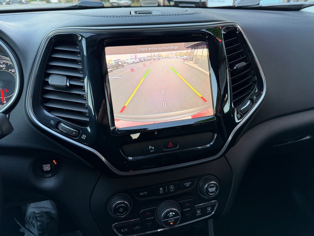 2019 Jeep Cherokee Image 16