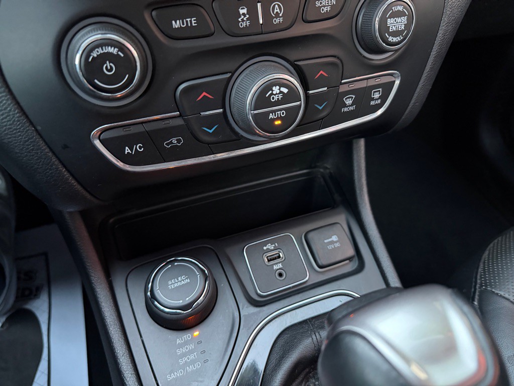 2019 Jeep Cherokee Image 17
