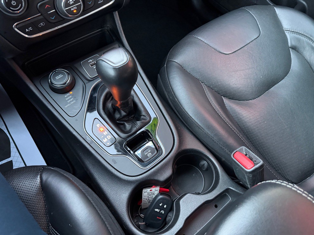 2019 Jeep Cherokee Image 18