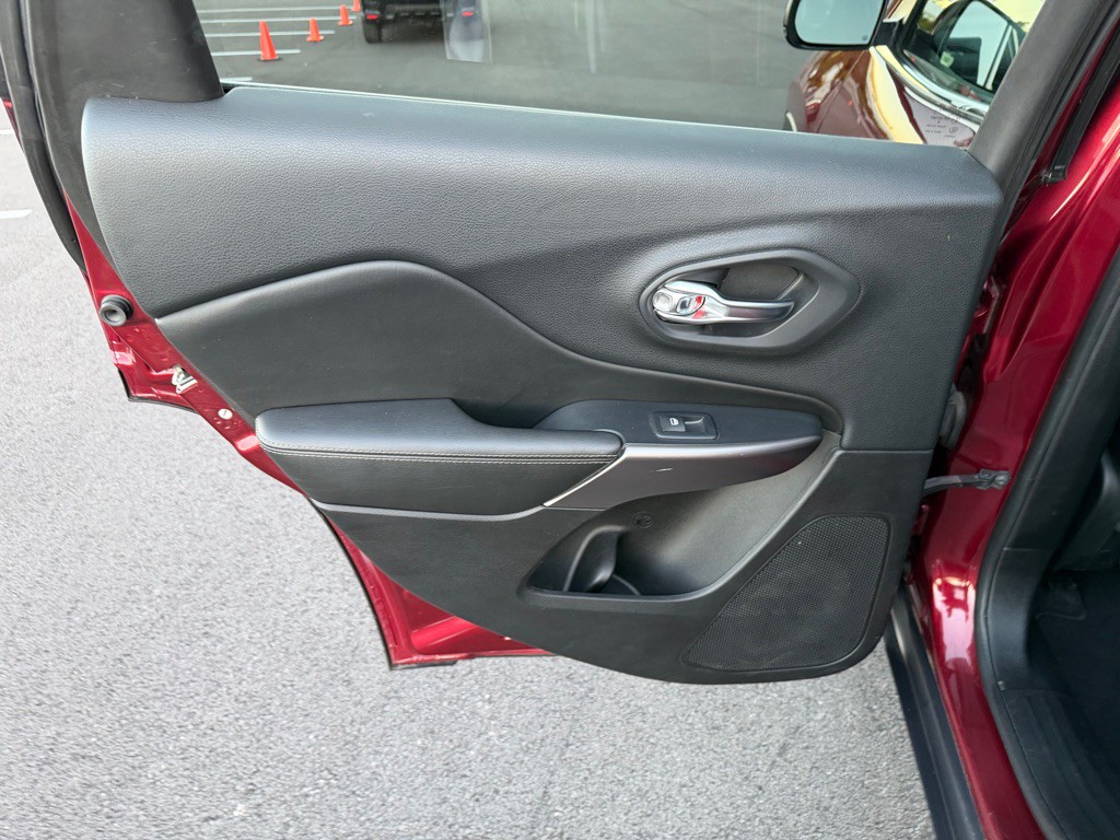 2019 Jeep Cherokee Image 19