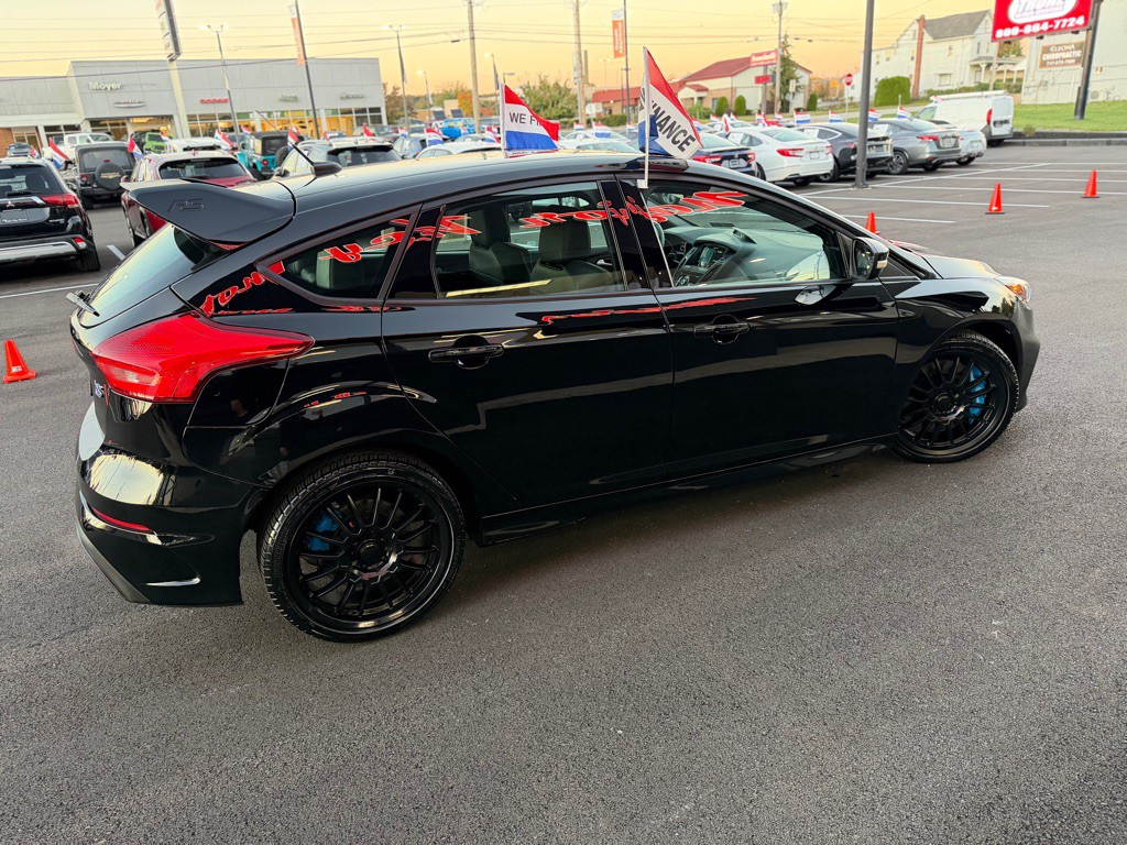 2017 Ford Focus Image 7