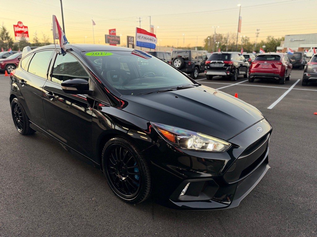 2017 Ford Focus Image 8