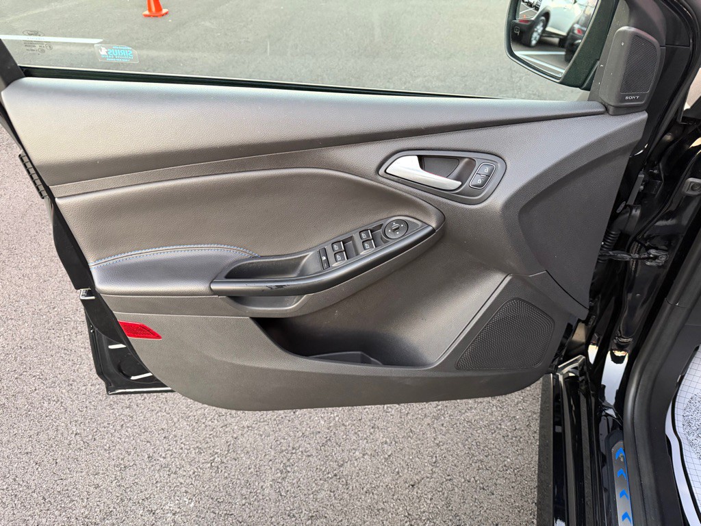 2017 Ford Focus Image 12