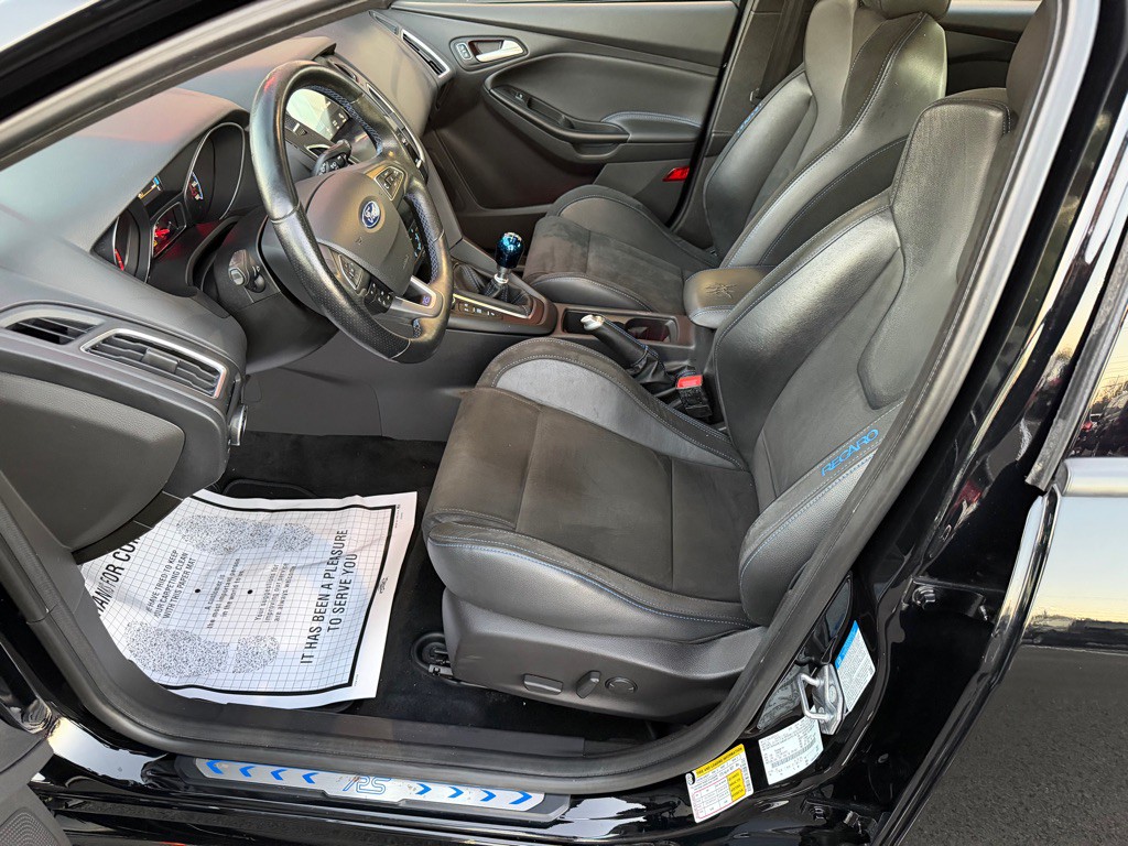 2017 Ford Focus Image 13