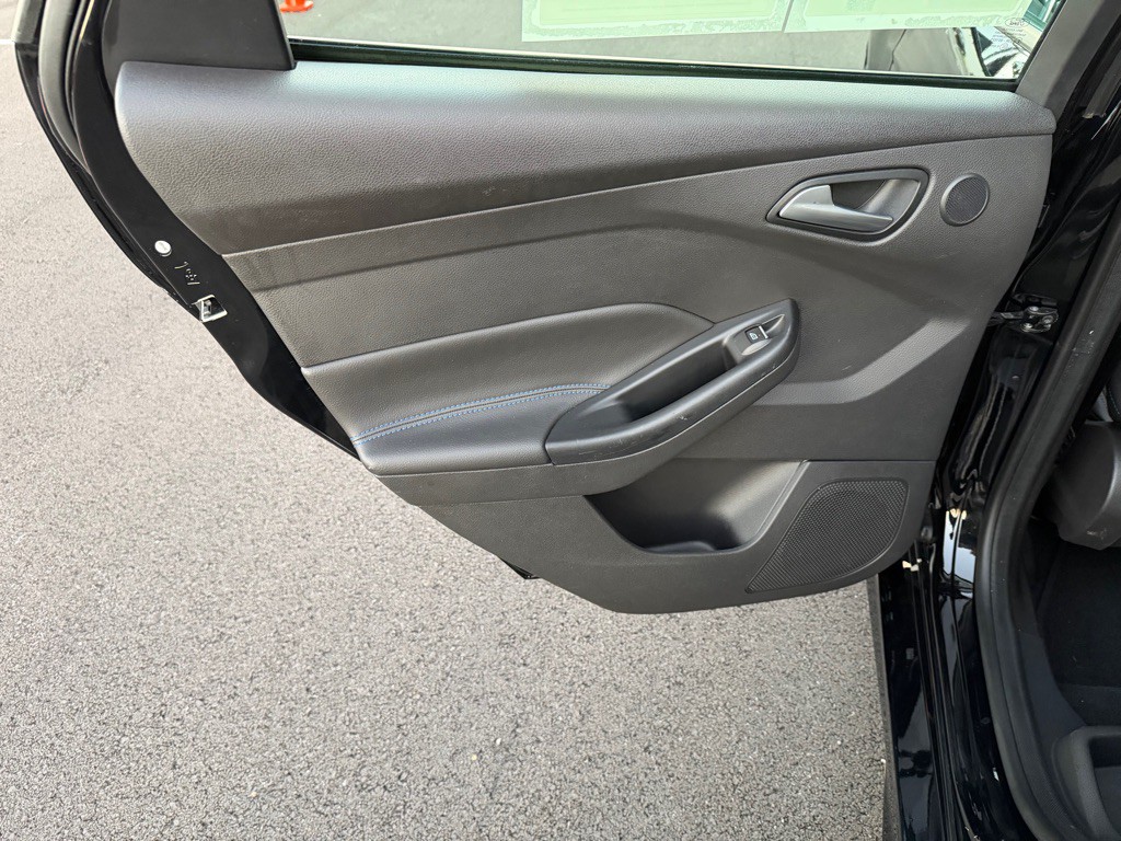 2017 Ford Focus Image 22