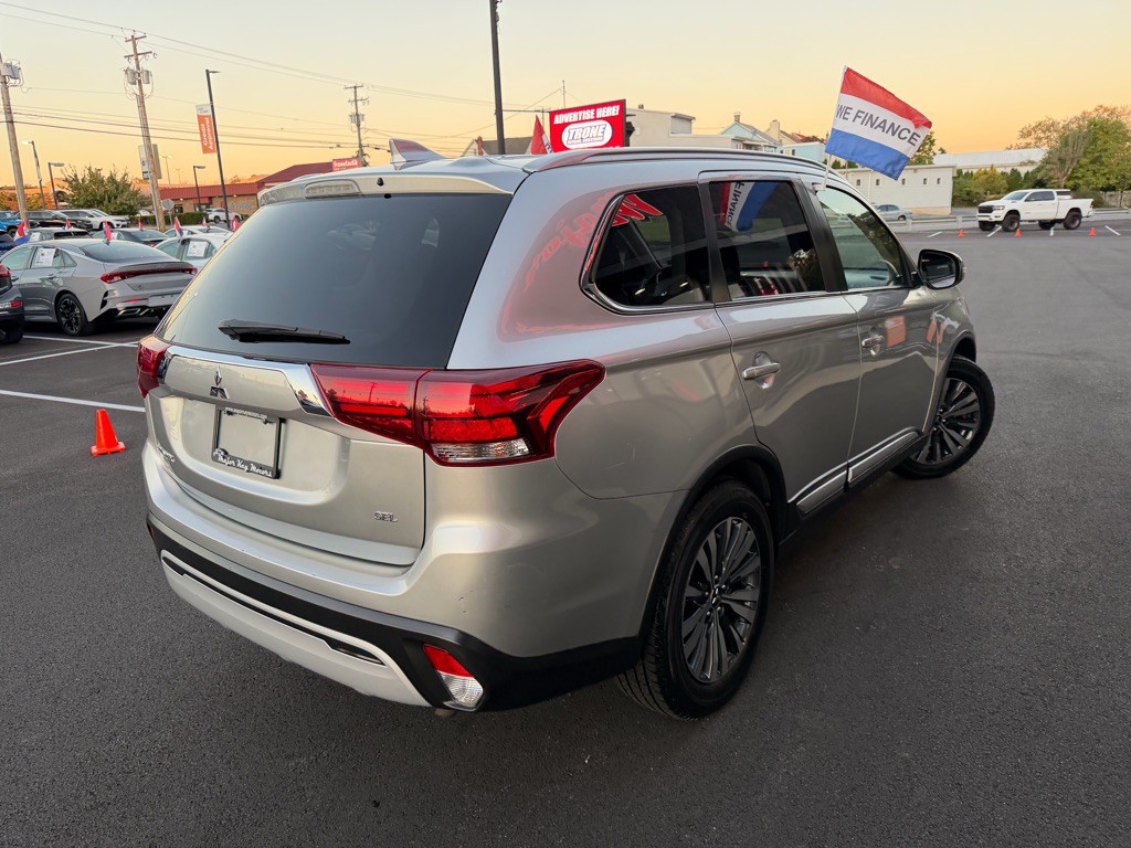 2020 Mitsubishi Outlander Image 6