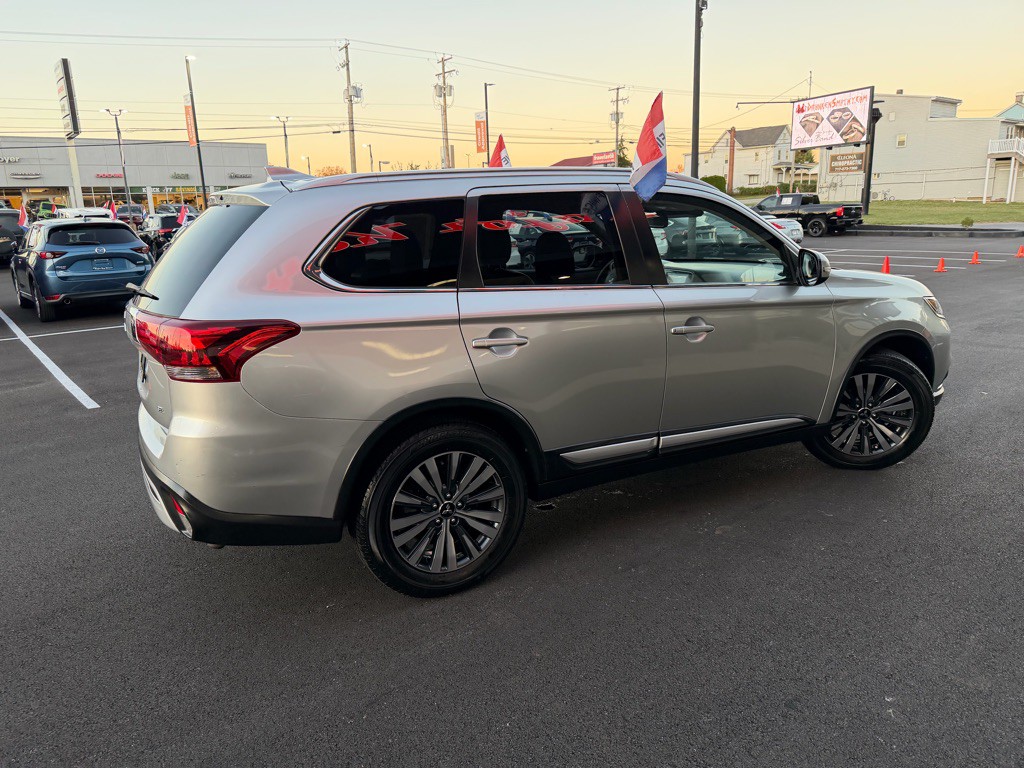 2020 Mitsubishi Outlander Image 7