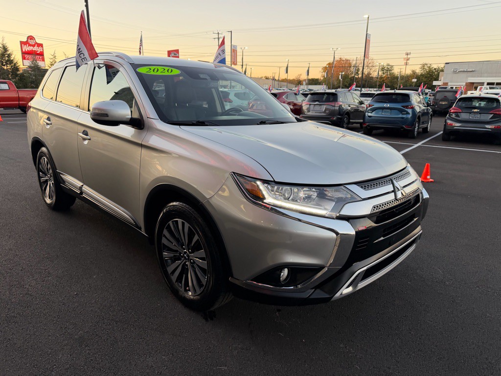 2020 Mitsubishi Outlander Image 8